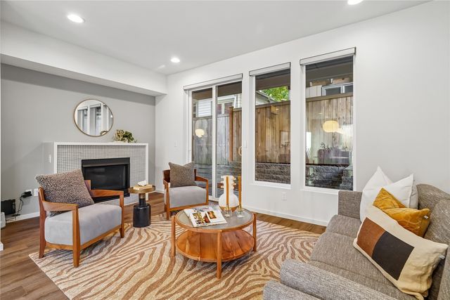 4220 6th Avenue NW, Seattle, WA 98107