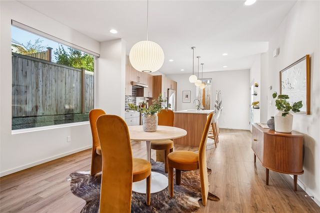 4220 6th Avenue NW, Seattle, WA 98107