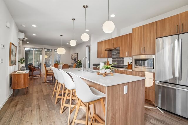 4220 6th Avenue NW, Seattle, WA 98107