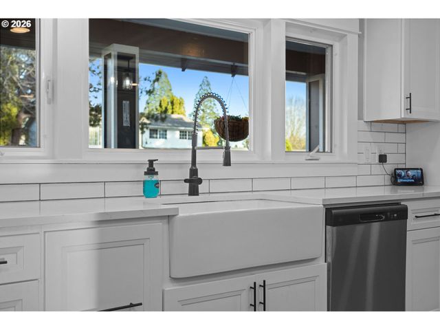 1434 Sw 5TH Pl, Gresham, OR 97080