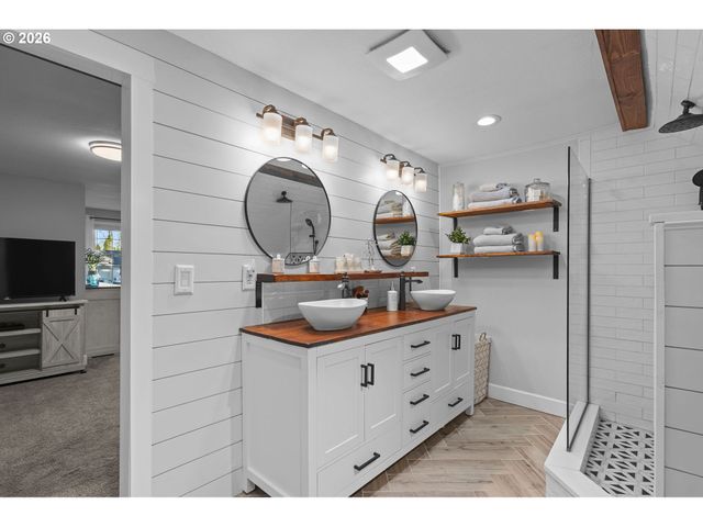 1434 Sw 5TH Pl, Gresham, OR 97080