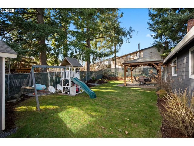 1434 Sw 5TH Pl, Gresham, OR 97080