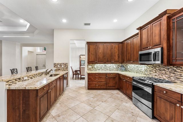 6968 Corning Circle, Boynton Beach, FL 33437