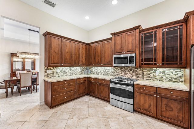 6968 Corning Circle, Boynton Beach, FL 33437