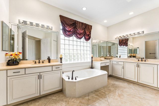 6968 Corning Circle, Boynton Beach, FL 33437