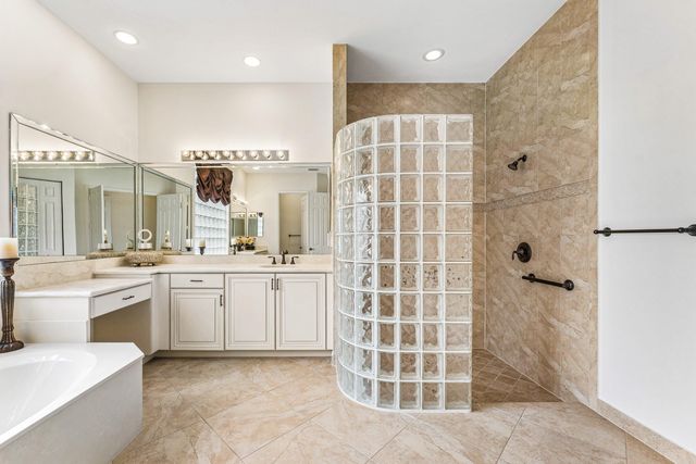 6968 Corning Circle, Boynton Beach, FL 33437
