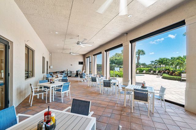 6968 Corning Circle, Boynton Beach, FL 33437