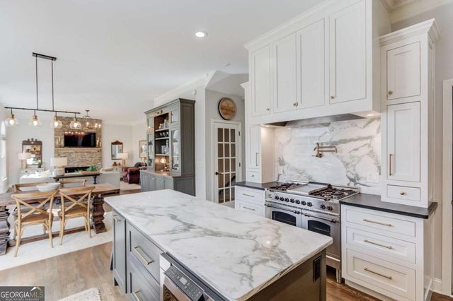 311 Spring Willow Drive, Sugar Hill, GA 30518