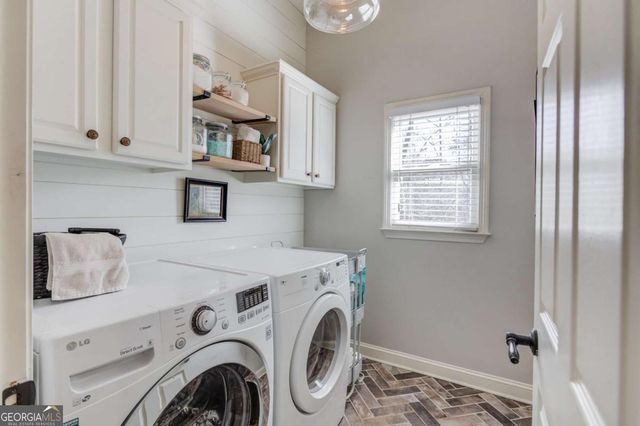 311 Spring Willow Drive, Sugar Hill, GA 30518