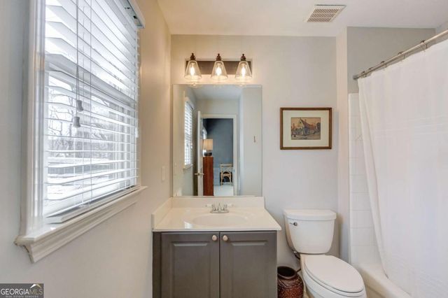 311 Spring Willow Drive, Sugar Hill, GA 30518