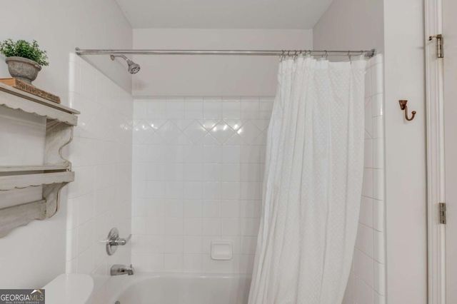 311 Spring Willow Drive, Sugar Hill, GA 30518