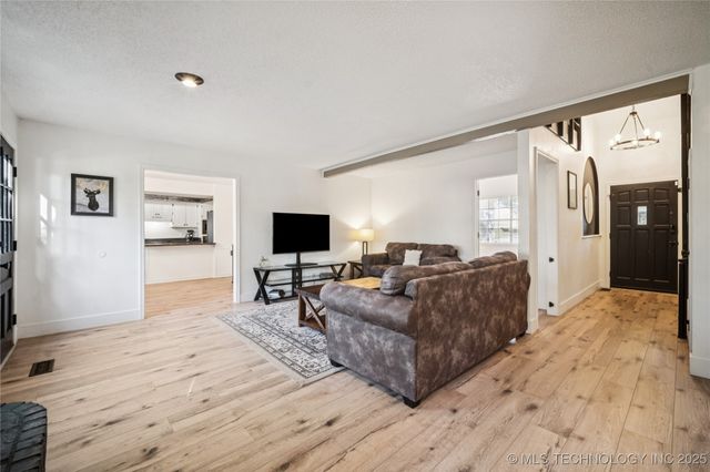 2323 W Atlanta Court, Broken Arrow, OK 74012