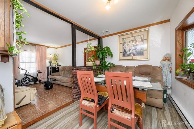 19 Skyland Avenue, Wanaque, NJ 07420