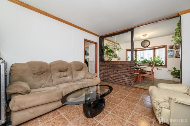 19 Skyland Avenue, Wanaque, NJ 07420