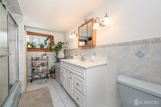 19 Skyland Avenue, Wanaque, NJ 07420