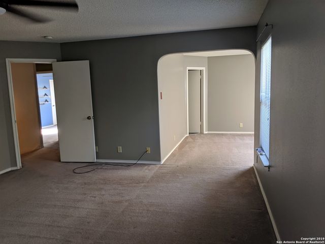 8518 Park Olympia, Universal City, TX 78148