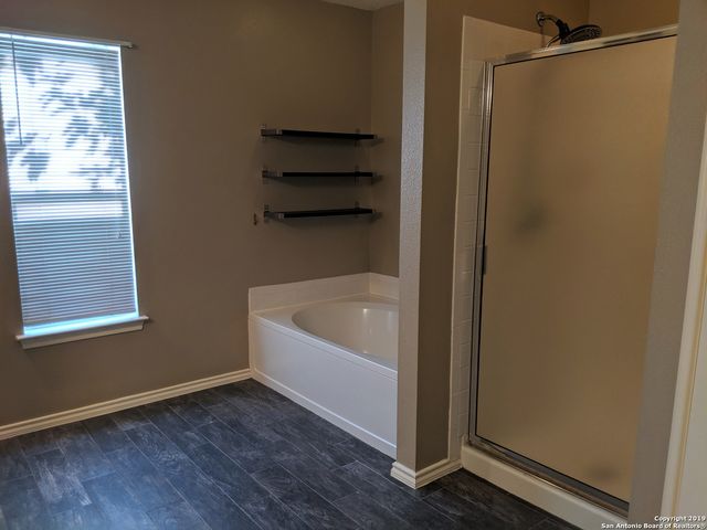 8518 Park Olympia, Universal City, TX 78148