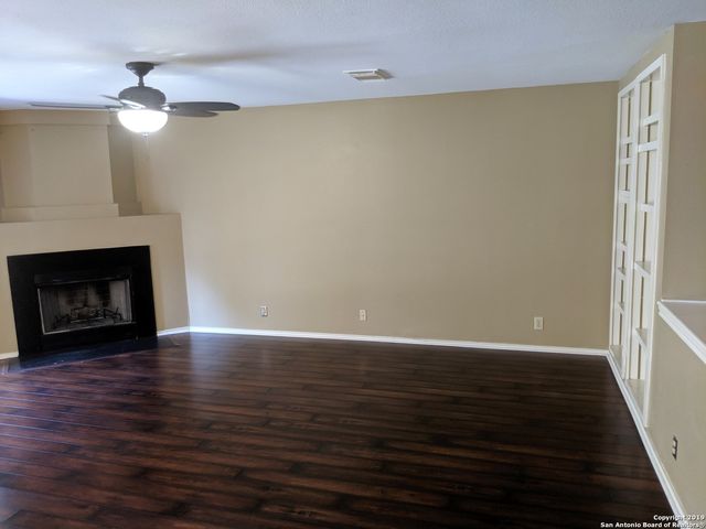 8518 Park Olympia, Universal City, TX 78148