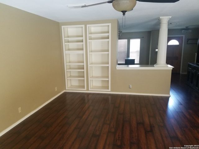 8518 Park Olympia, Universal City, TX 78148