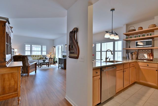 210 N Addison Avenue 301, Elmhurst, IL 60126