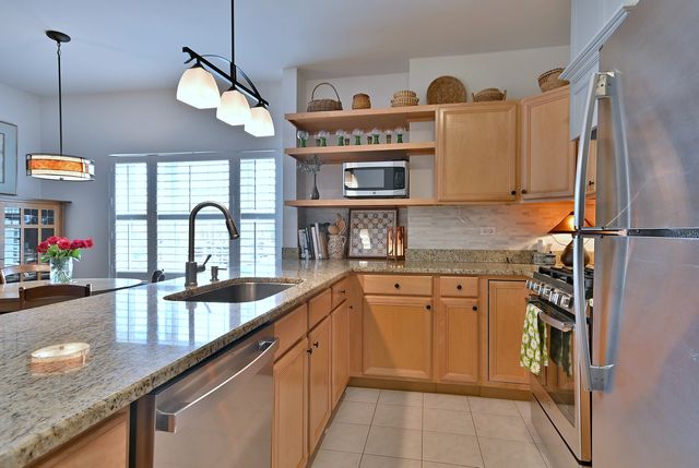 210 N Addison Avenue 301, Elmhurst, IL 60126