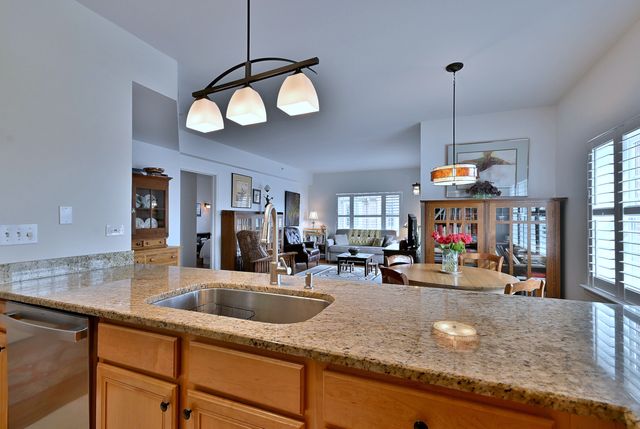 210 N Addison Avenue 301, Elmhurst, IL 60126