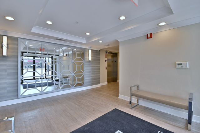 210 N Addison Avenue 301, Elmhurst, IL 60126