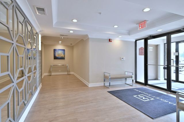 210 N Addison Avenue 301, Elmhurst, IL 60126