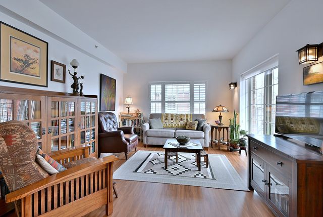 210 N Addison Avenue 301, Elmhurst, IL 60126