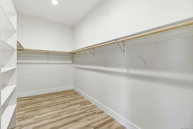 1909 Bear Springs, Pipe Creek, TX 78063