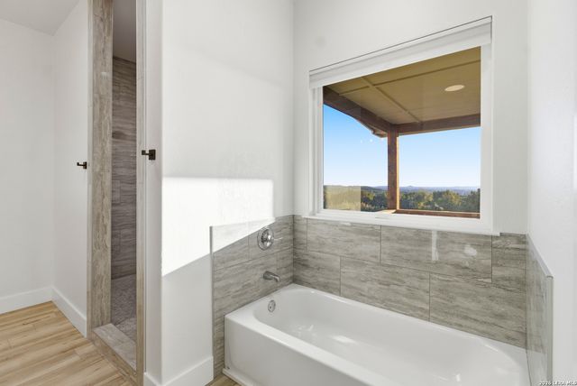 1909 Bear Springs, Pipe Creek, TX 78063