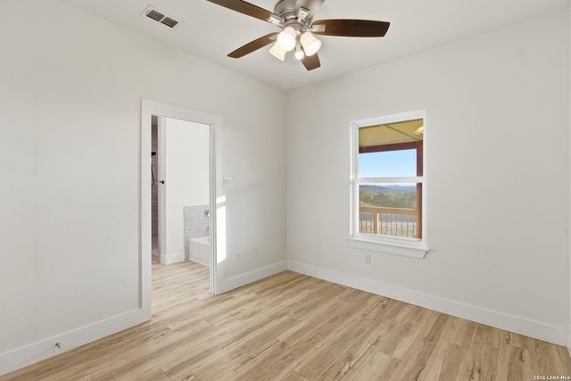 1909 Bear Springs, Pipe Creek, TX 78063