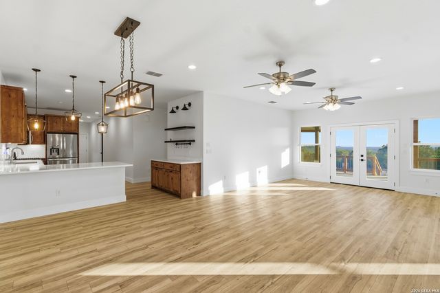 1909 Bear Springs, Pipe Creek, TX 78063