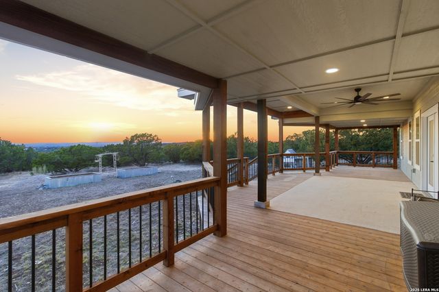 1909 Bear Springs, Pipe Creek, TX 78063