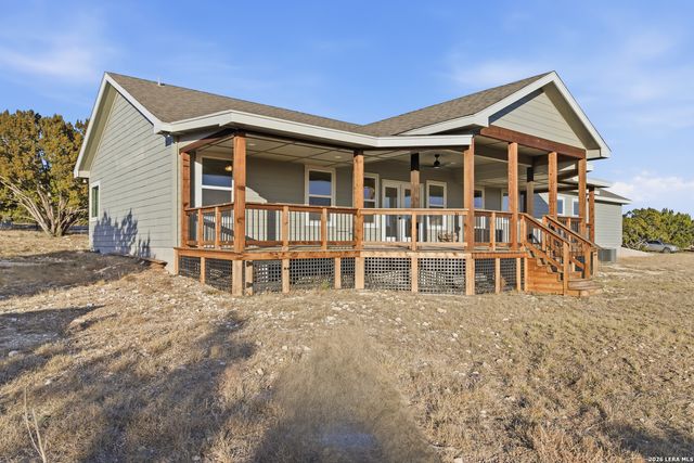 1909 Bear Springs, Pipe Creek, TX 78063