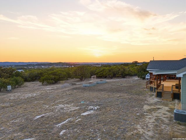 1909 Bear Springs, Pipe Creek, TX 78063