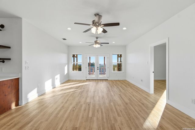 1909 Bear Springs, Pipe Creek, TX 78063