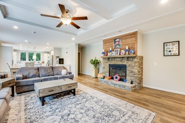 120 W Clover Lane, Defuniak Springs, FL 32433