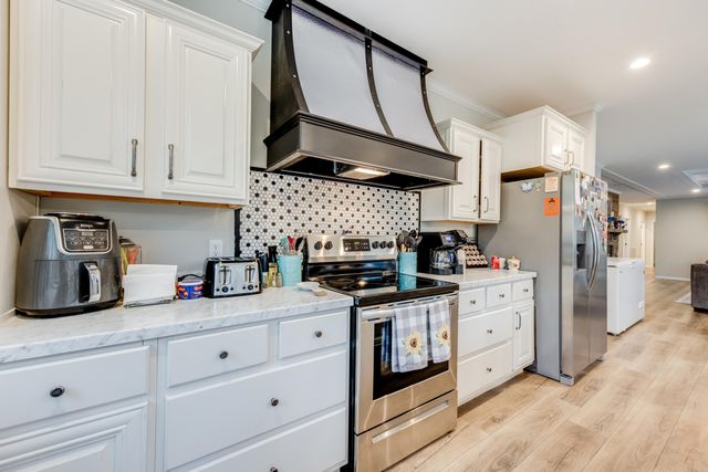 120 W Clover Lane, Defuniak Springs, FL 32433