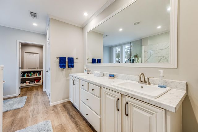 120 W Clover Lane, Defuniak Springs, FL 32433
