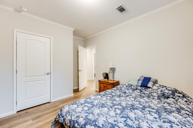 120 W Clover Lane, Defuniak Springs, FL 32433