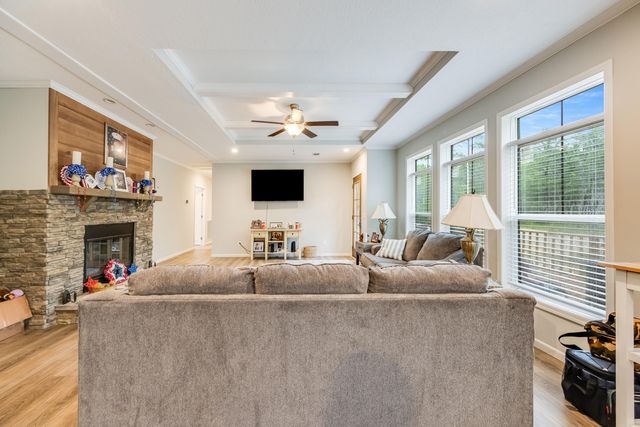 120 W Clover Lane, Defuniak Springs, FL 32433
