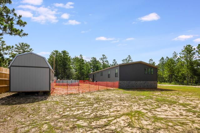 120 W Clover Lane, Defuniak Springs, FL 32433