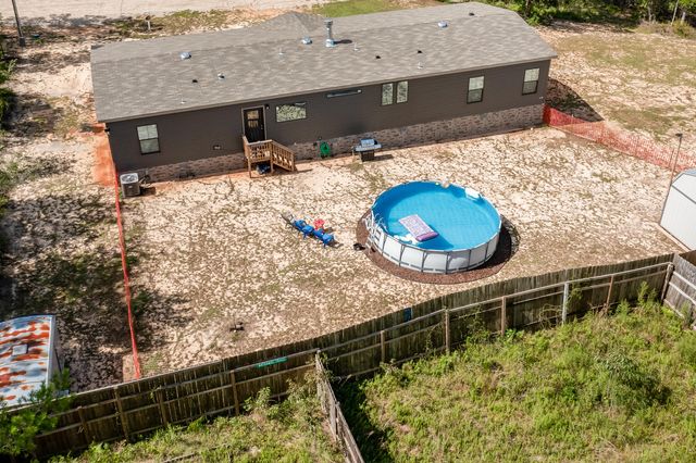 120 W Clover Lane, Defuniak Springs, FL 32433