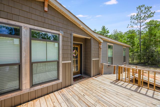 120 W Clover Lane, Defuniak Springs, FL 32433