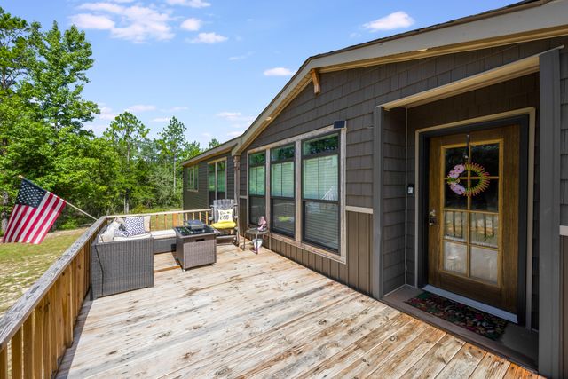 120 W Clover Lane, Defuniak Springs, FL 32433
