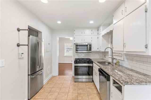 2049 Shady Lane, Tucker, GA 30084