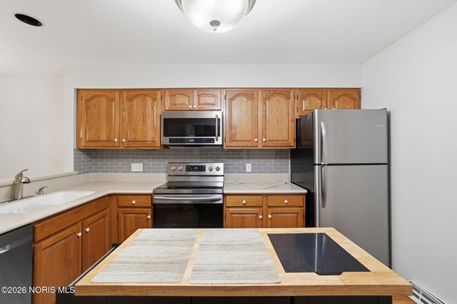 3127 Evergreen Road, Toledo, OH 43606