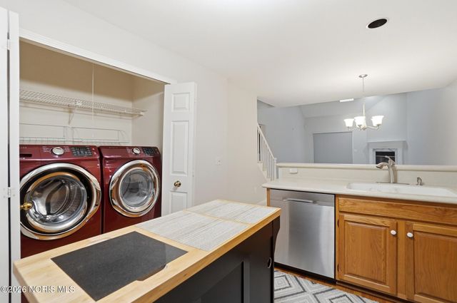 3127 Evergreen Road, Toledo, OH 43606