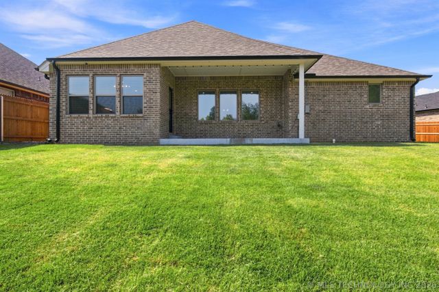 8457 Spring Creek Court, Claremore, OK 74019